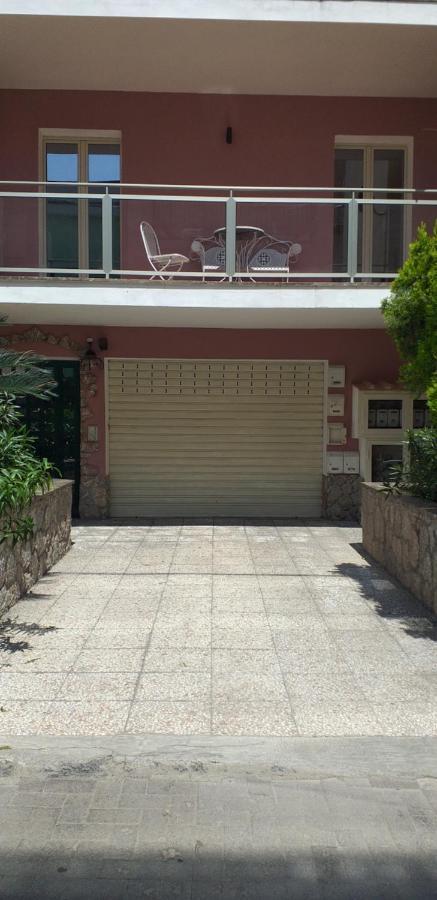 Appartamento Claudia Roccalumera Εξωτερικό φωτογραφία